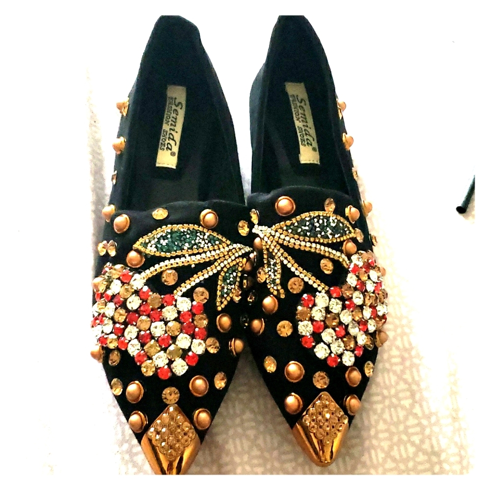 BRAND NEW black suede stone pointed shoe